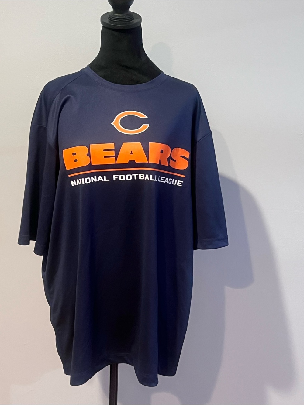 NWT Men Chicago Bears Navy Orange Graphic Tee